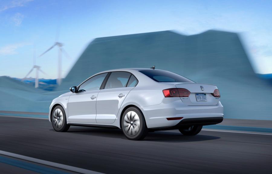  Volkswagen Jetta Hybrid 2012 года  (фото 2 из 133)